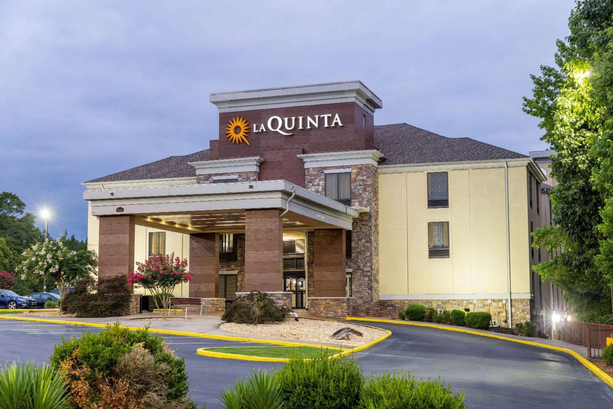 La Quinta By Wyndham Covington Hotel Exterior foto