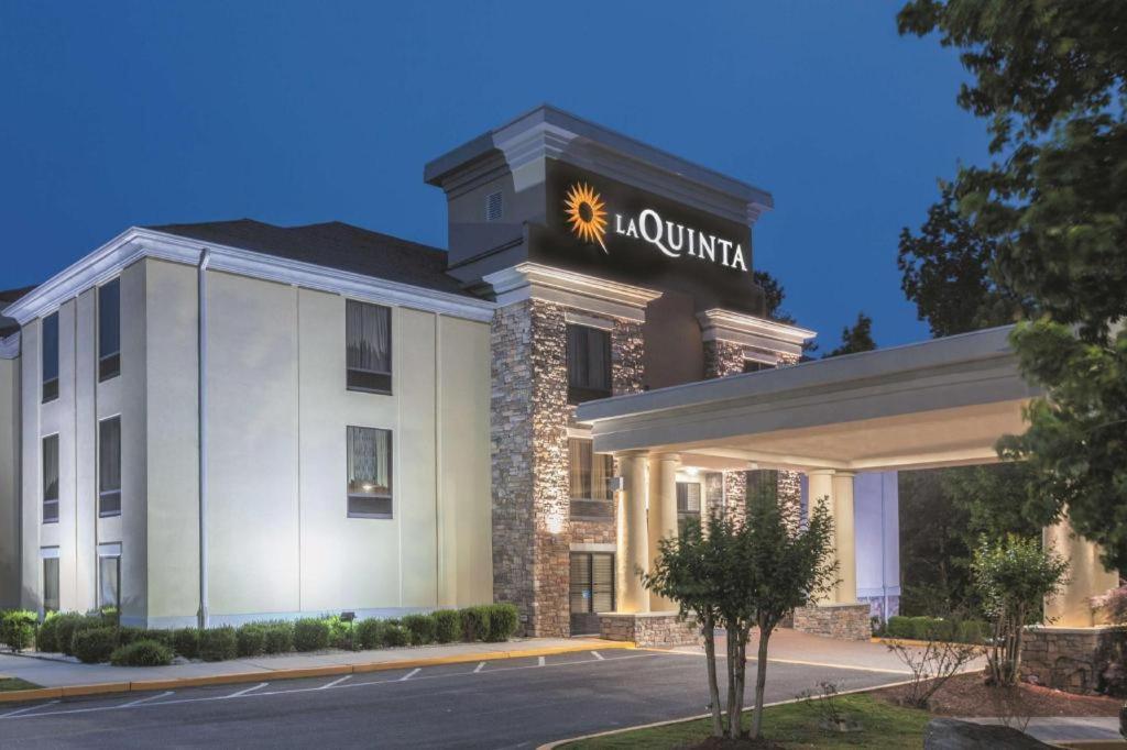 La Quinta By Wyndham Covington Hotel Exterior foto